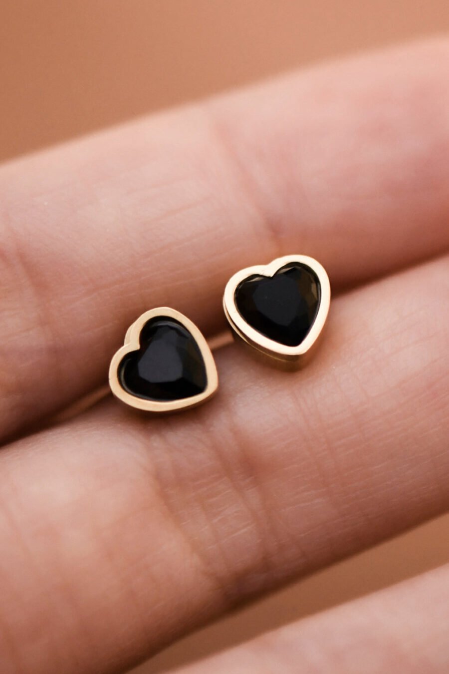 18K Gold Plated Stainless Steel Black Heart Stud Earrings – 8001