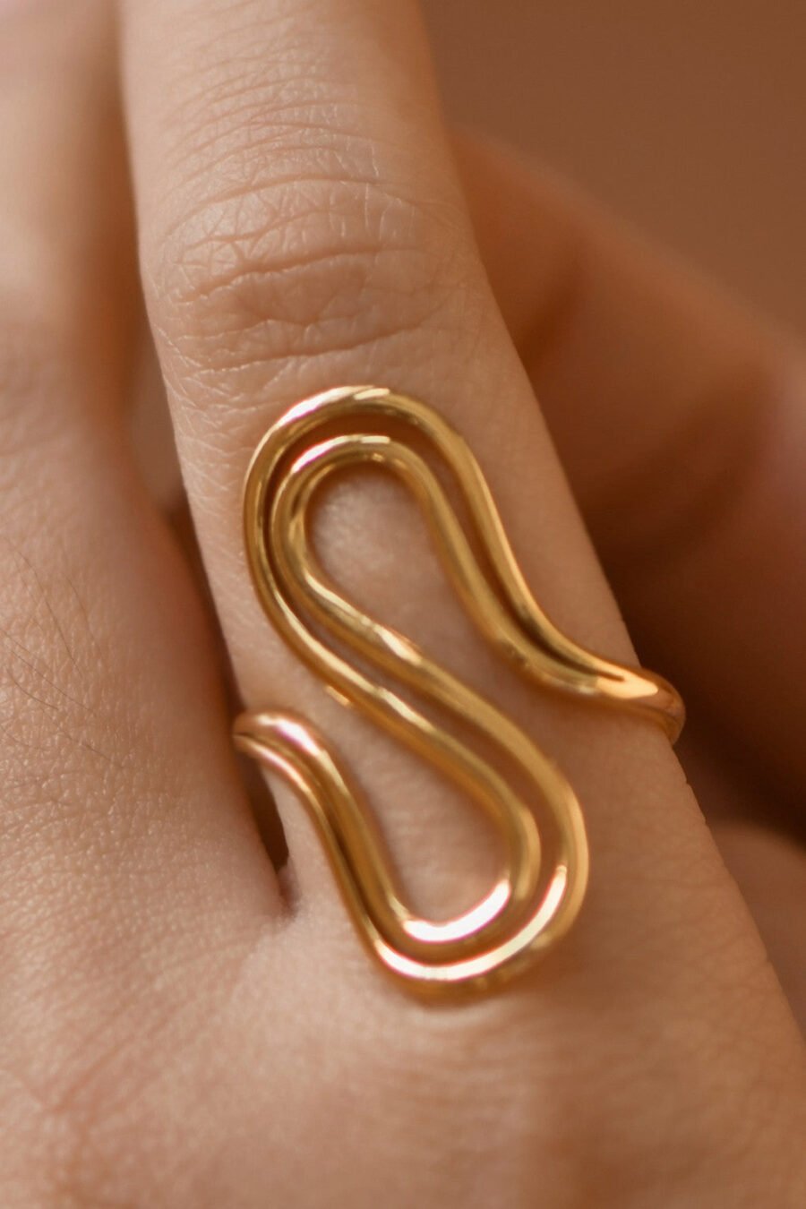 18K Gold Plated Waterproof Stainless Steel Swirl Ring - 7931